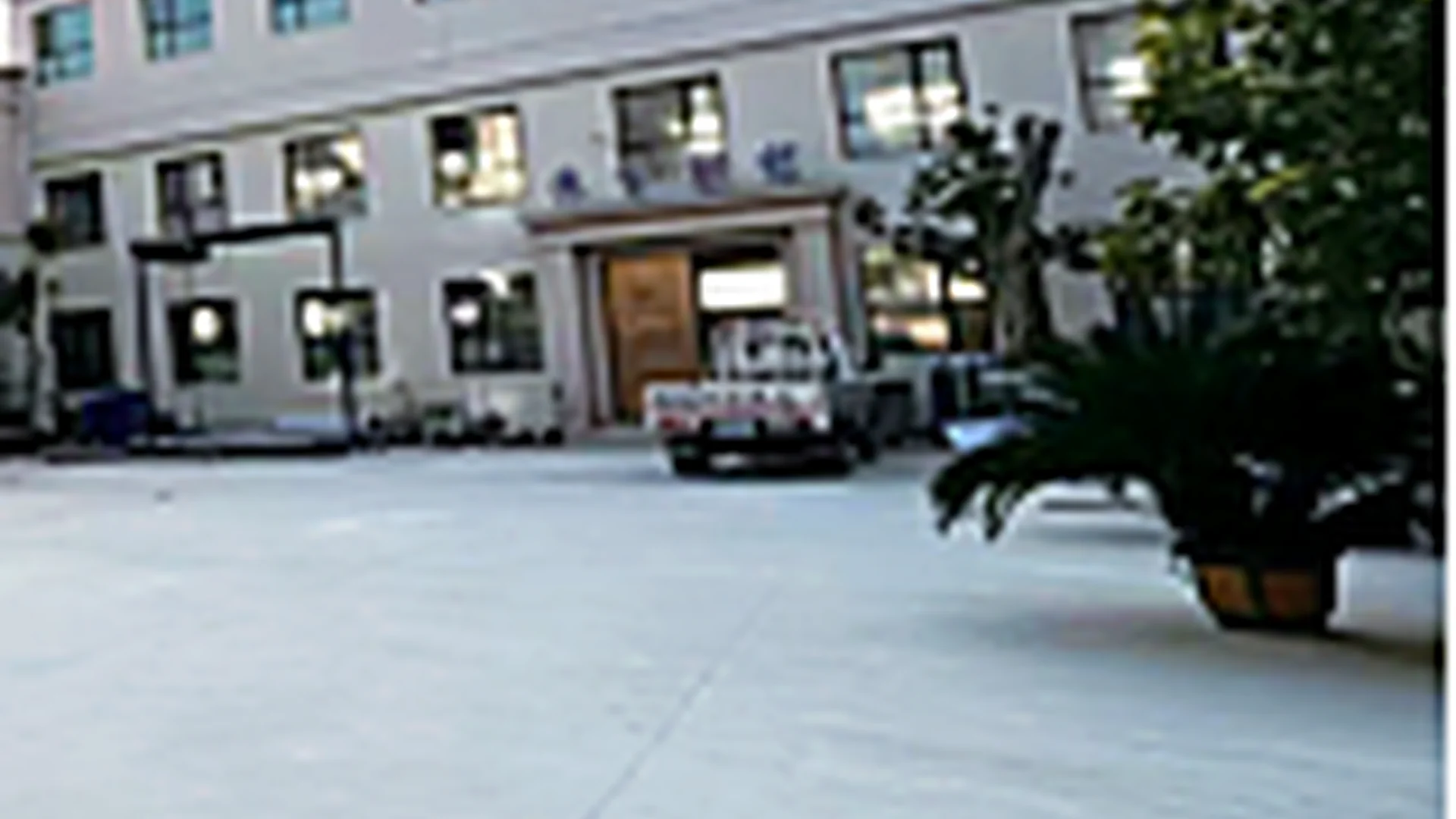 Production buildings surrounding the Shizhong factory courtyard